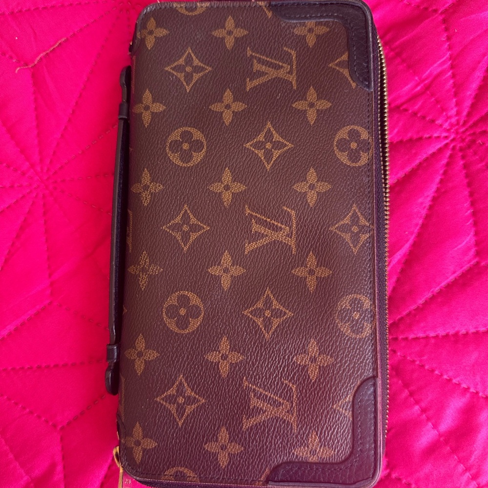 Louis Vuitton Brown and Gold Monogram Clutch